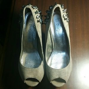 Ladies shoes